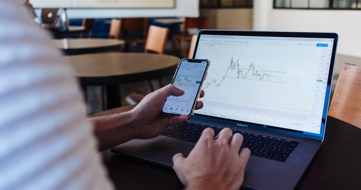 International Roaming Cost Comparison: How Much Can eSIM Save You?